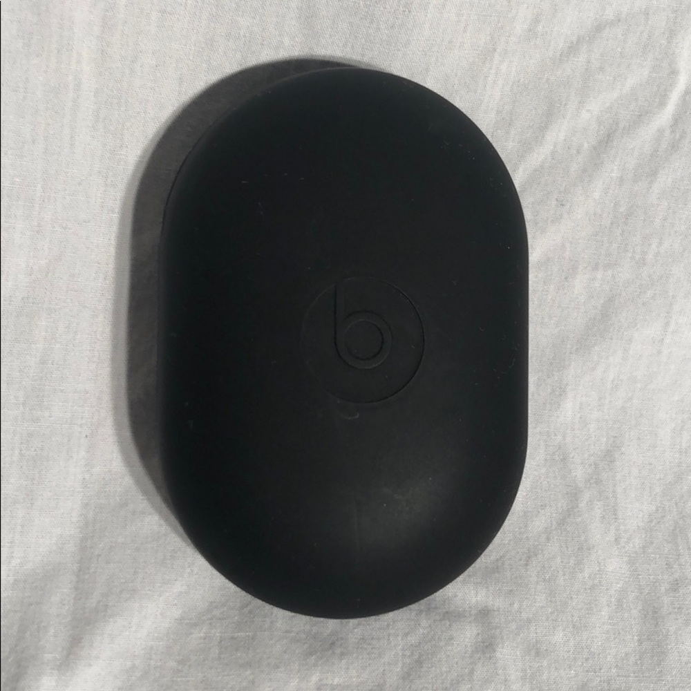 Powerbeats Bluetooth earphones